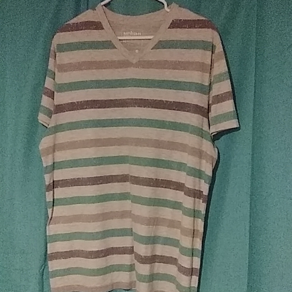 Urban pipeline v-neck t shirt